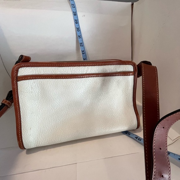 Liz Claiborne Brown and Cream Crossbody Bag - Picture 3 of 6